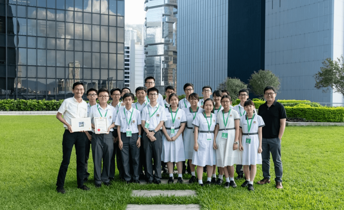 朱凱廸議員於2019年5月14日與寶安商會王少清中學的同學會面。